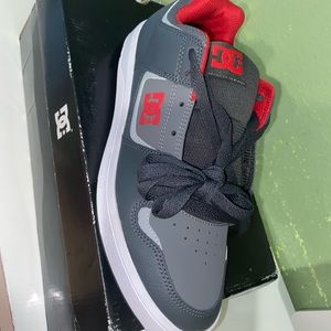 DC SHOES